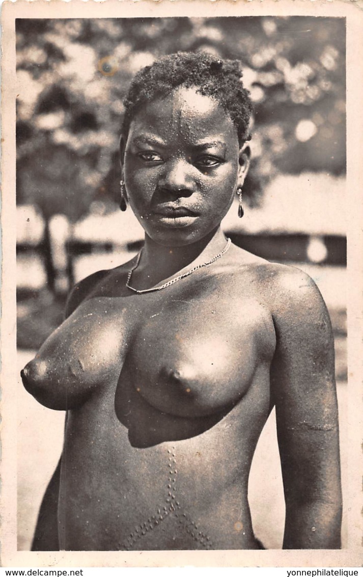 Oubangui Chari - Scenes Et Types V / 03 - Nude Woman - Centrafricaine (République)