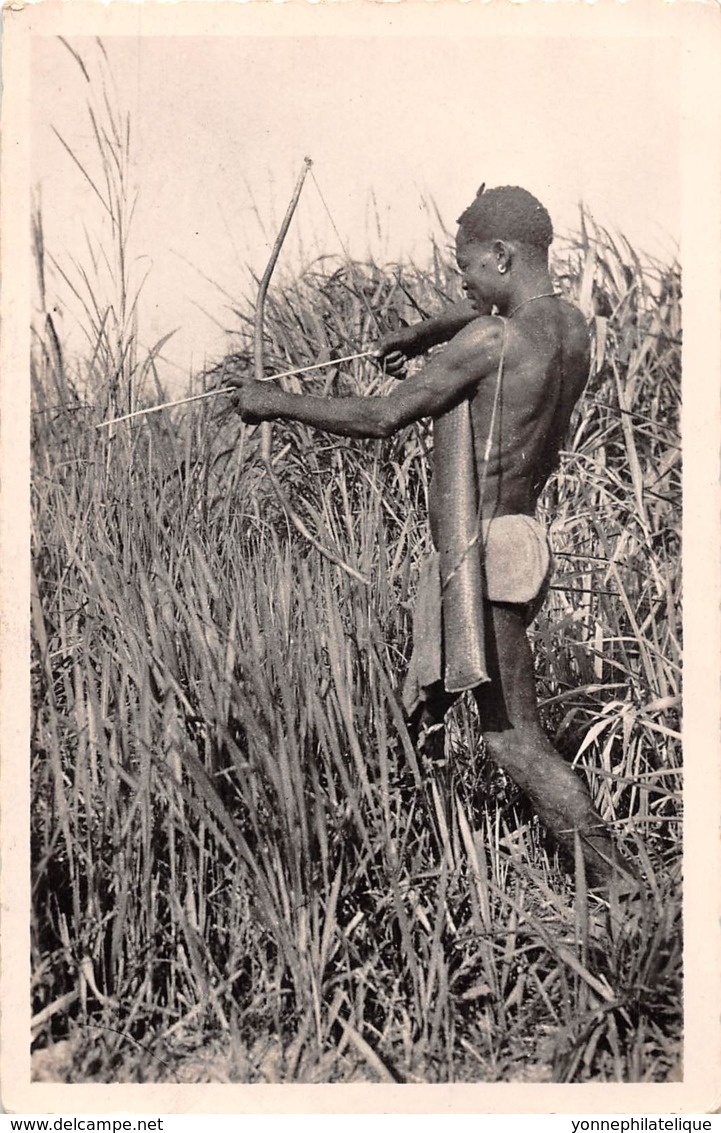 Oubangui Chari - Scenes Et Types V / 13 - Type De Chasseur - Centrafricaine (République)