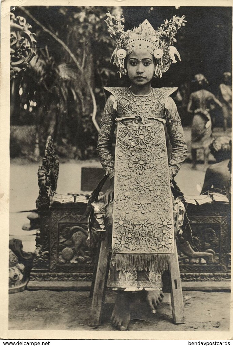 Indonesia, BALI, Beautiful Young Legong Dancer Girl (1938) Postcard - Indonésie