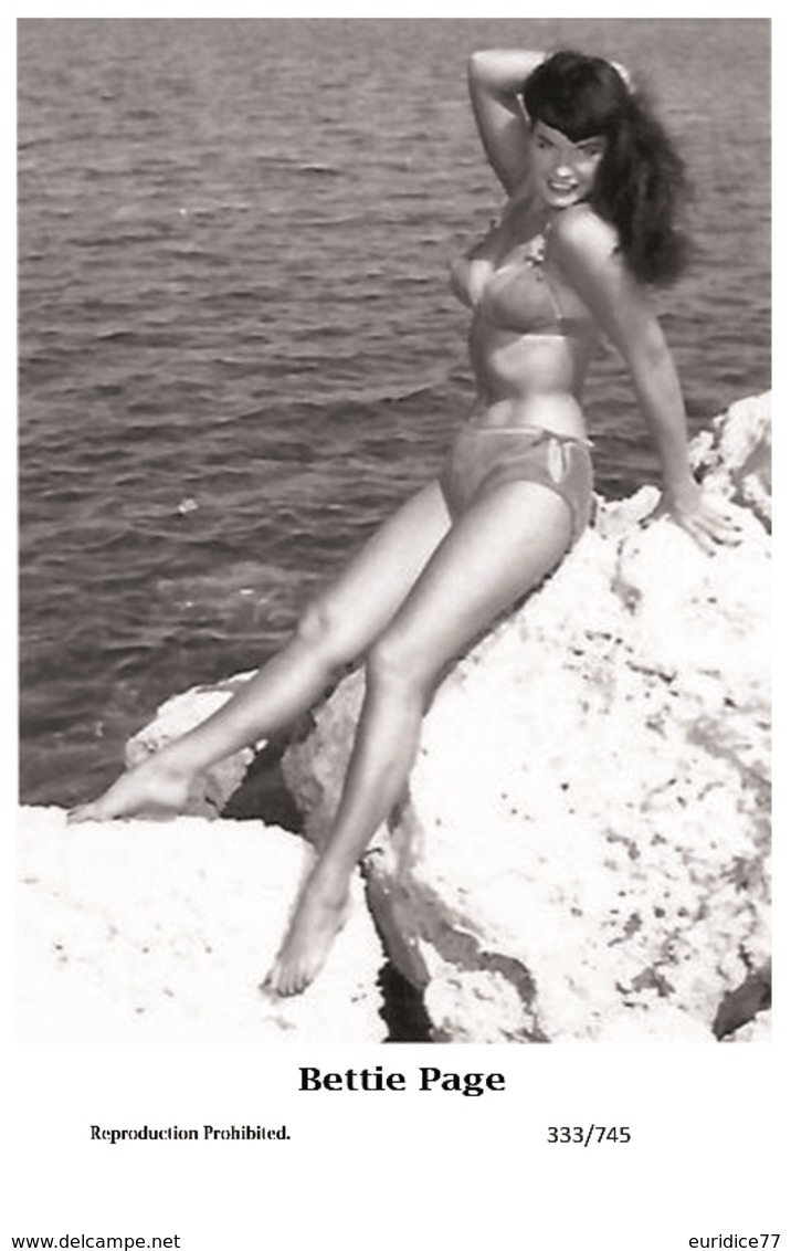 BETTIE PAGE - Film Star Pin Up PHOTO POSTCARD- Publisher Swiftsure 2000 (333/745) - Otros & Sin Clasificación