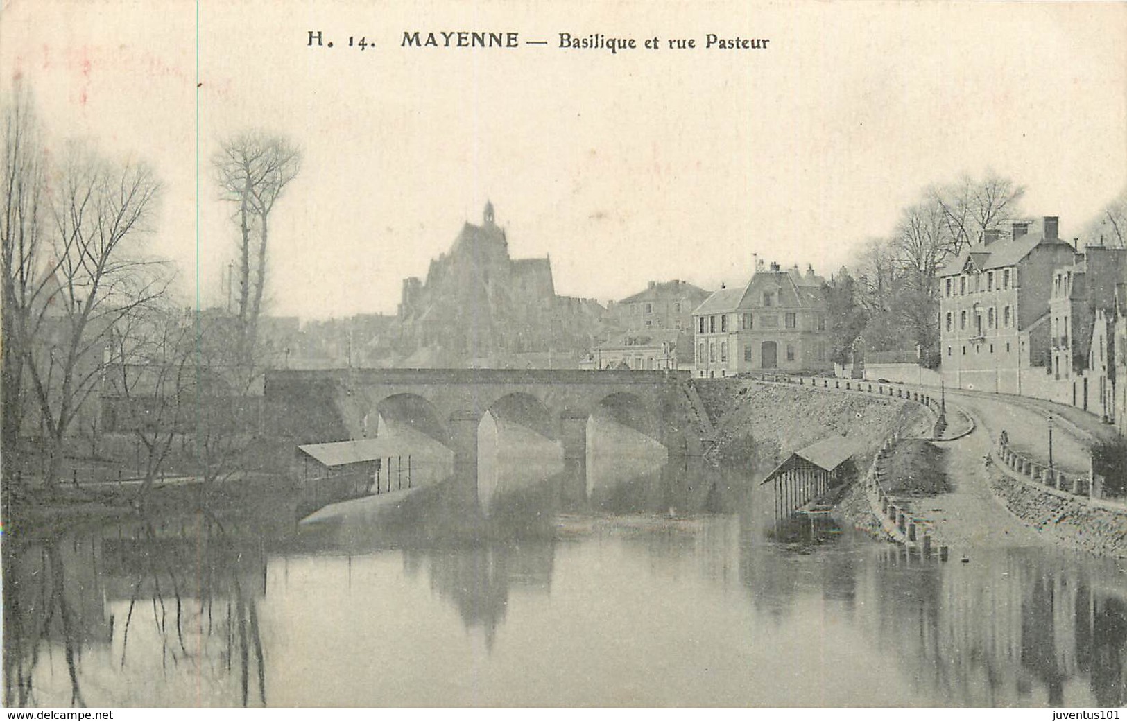 CPA Mayenne-Basilique Et Rue Pasteur       L2756 - Mayenne