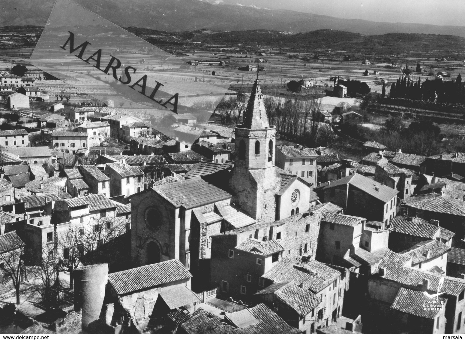 CPSM   Mazan   L'église  Et Le Bourg - Mazan