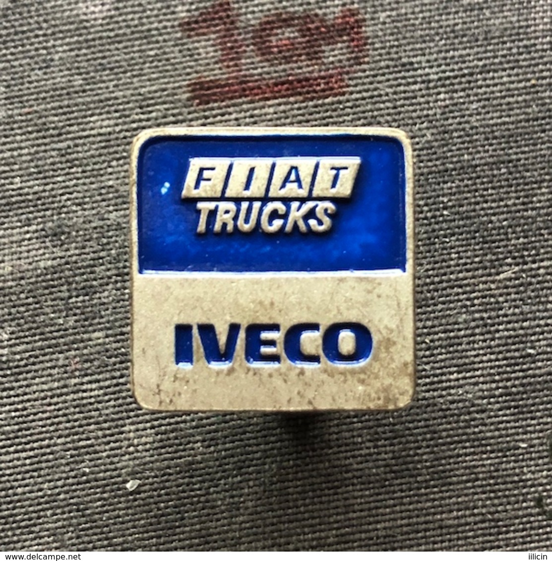 Badge Pin ZN007683 - Truck (Lastkraftwagen / Kamion) IVECO (Industrial Vehicles Corporation) FIAT - Fiat