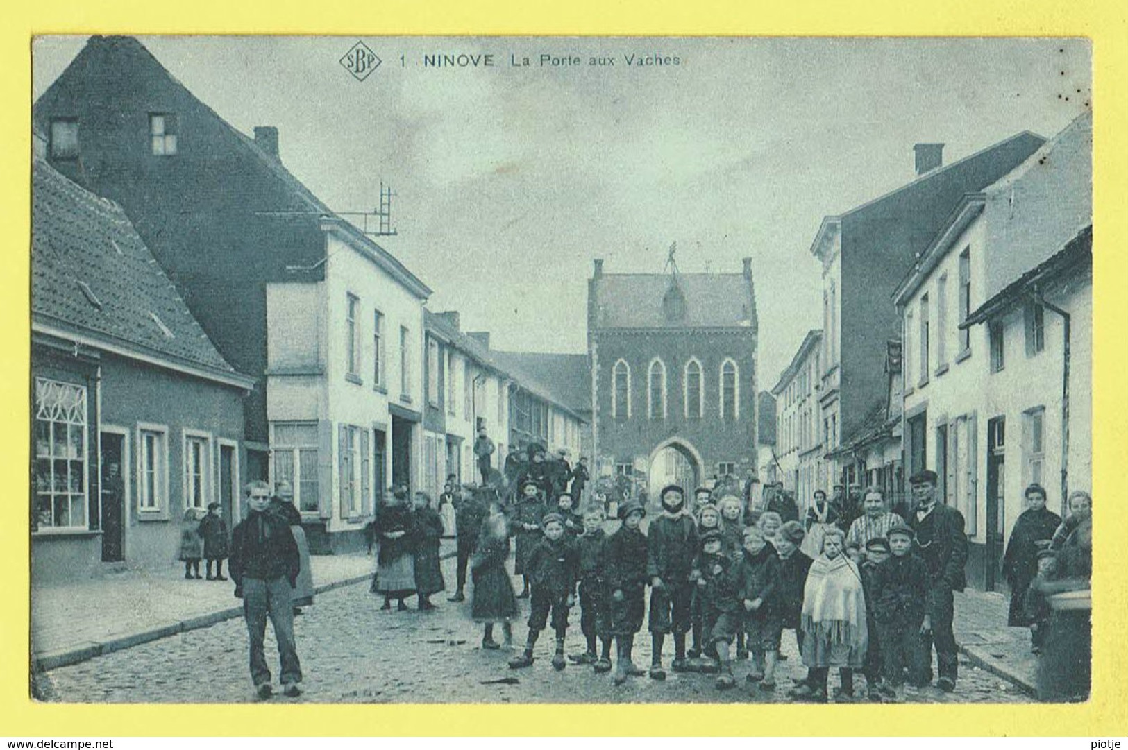 * Ninove (Oost Vlaanderen) * (SBP, Nr 1) La Porte Aux Vaches, Très Animée, Enfants, TOP, Unique, Prachtkaart, Zeldzaam - Ninove