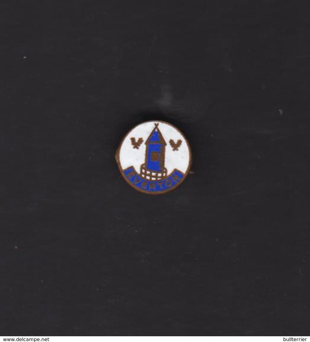 EVERTON -  OLD SMALL ROUND BLUE & WHITE  BADGE SHOWING TOWER AND LEAVES -  SOUND CONDITION - Football
