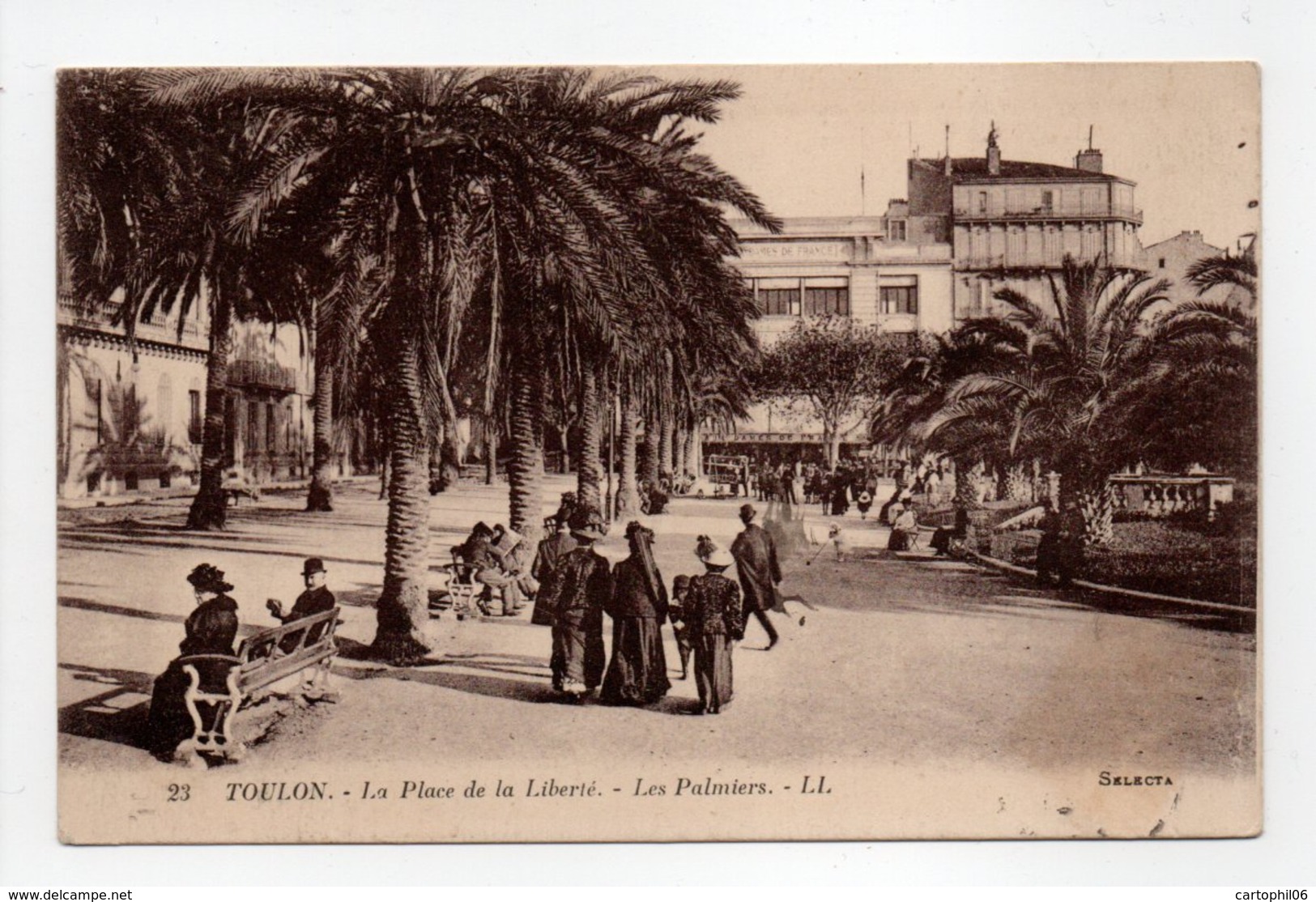 - CPA TOULON (83) - La Place De La Liberté - Les Palmiers (belle Animation) - Editions Lévy N° 23 - - Toulon