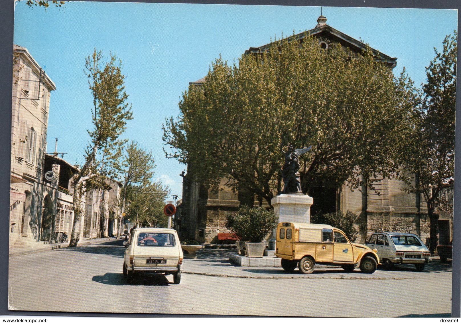 CPSM - MOURIES 13 - Centre Ville - Citroen 2 Cv De La Poste - Autres & Non Classés