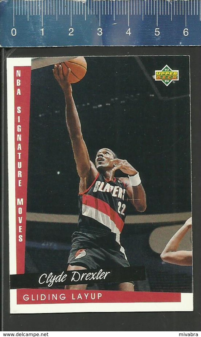 NBA UPPER DECK TRADING CARD BASKETBALL 1993 SIGNATURE MOVES - N° 238 - GLIDING LAYUP - CLYDE DREXTER - 1990-1999