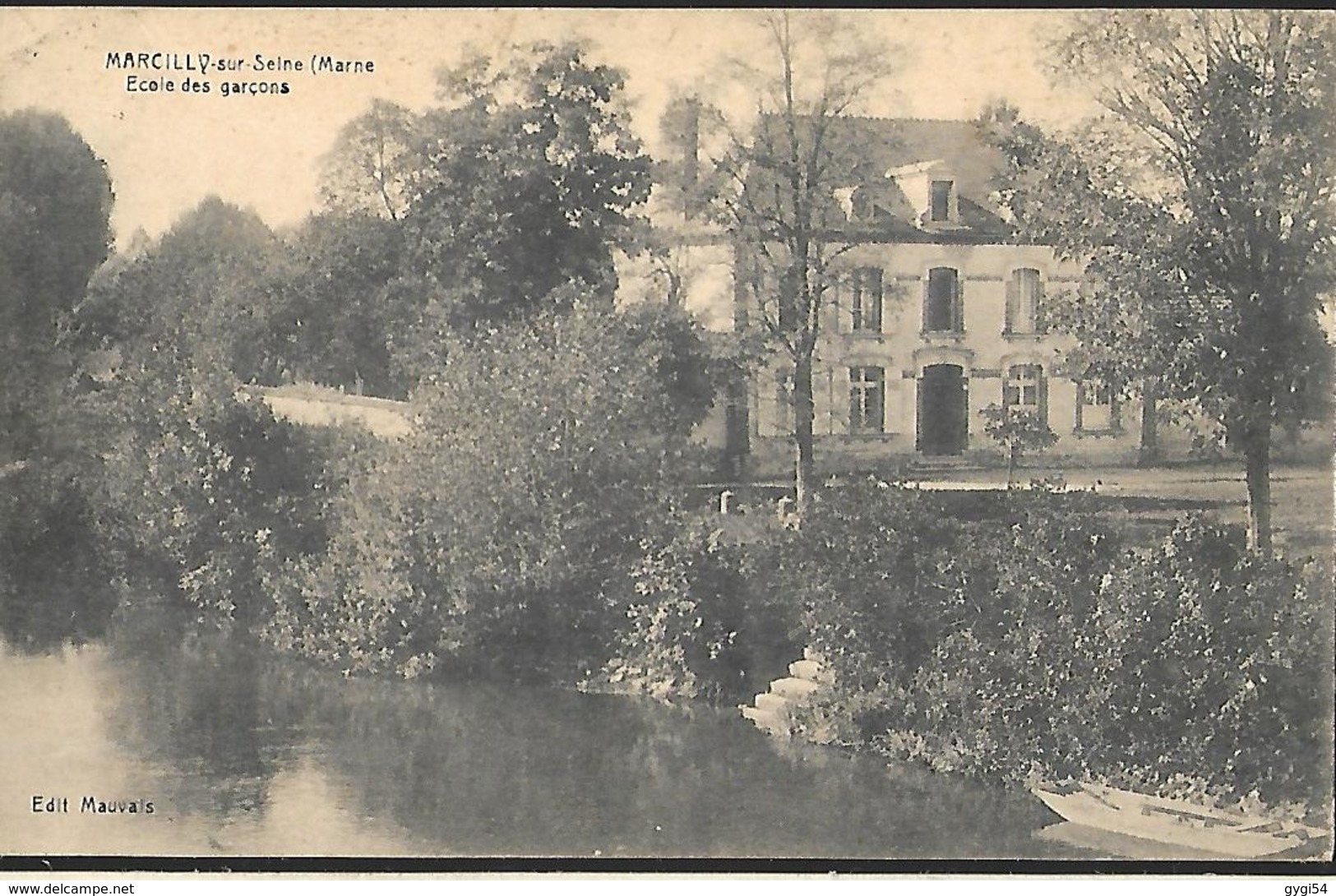 Marcilly  Sur Seine Ecole Des Garçons  CPA 1927 - Marcilly