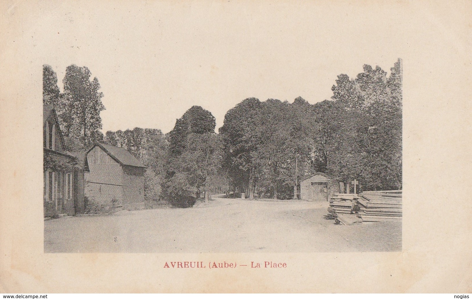 AVREUIL - LA PLACE - PEU COURANTE - 2 SCANNS -  TOP !!! - Autres & Non Classés