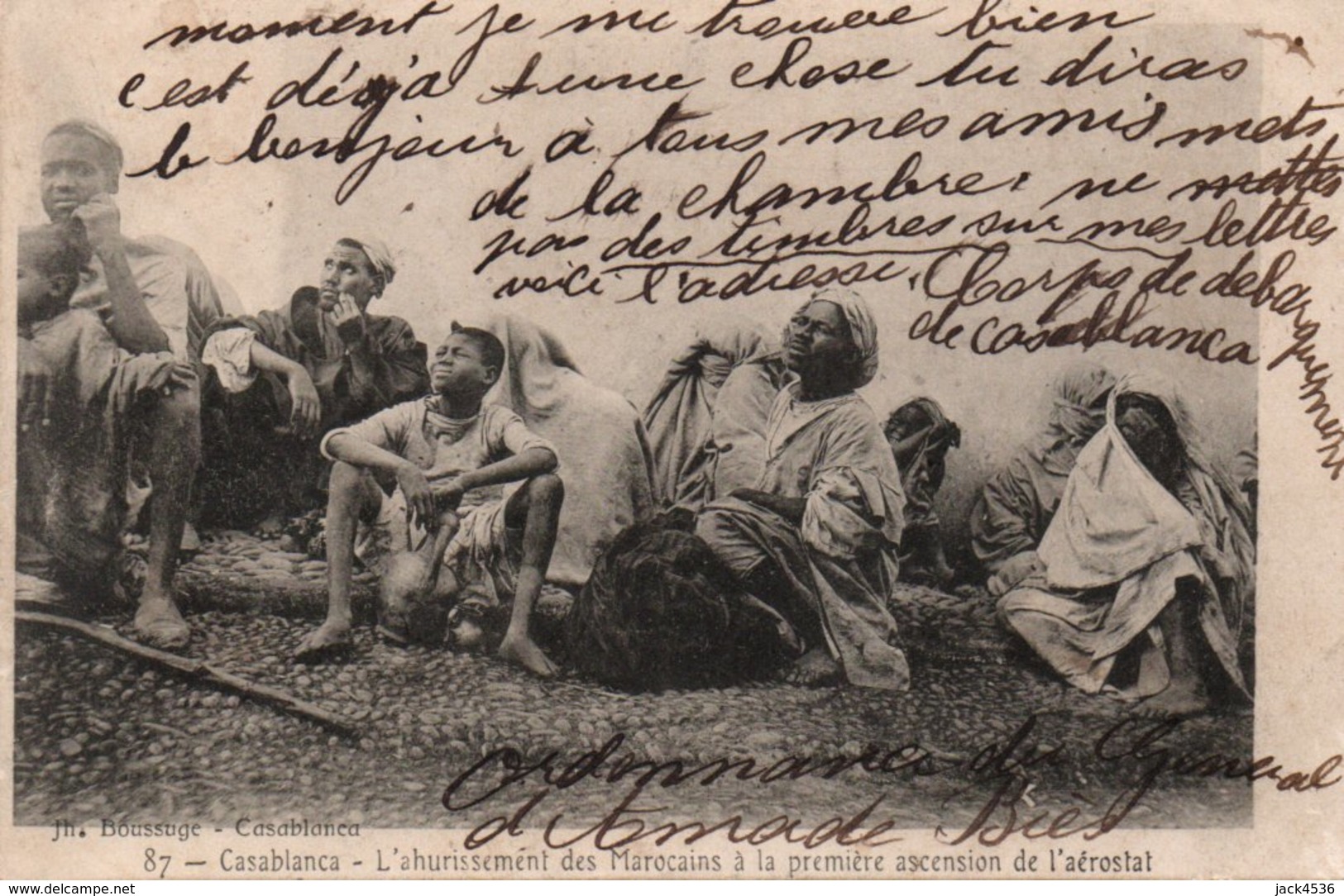 Carte Postale Ancienne - MAROC - CASABLANCA -  Marocains Regardant 1ière Ascention De L' Aérostat - Casablanca