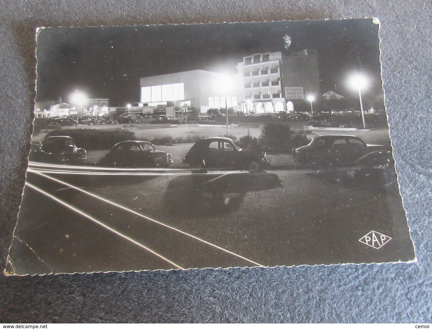 CPSM - CANET PLAGE La Nuit - La Place - Le Casino - Canet En Roussillon