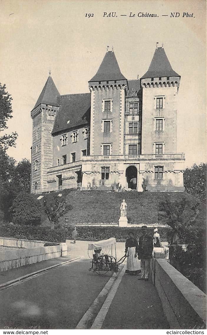 Pau       64     Le Château  .  Belle Poussette Enfant      (voir Scan) - Pau