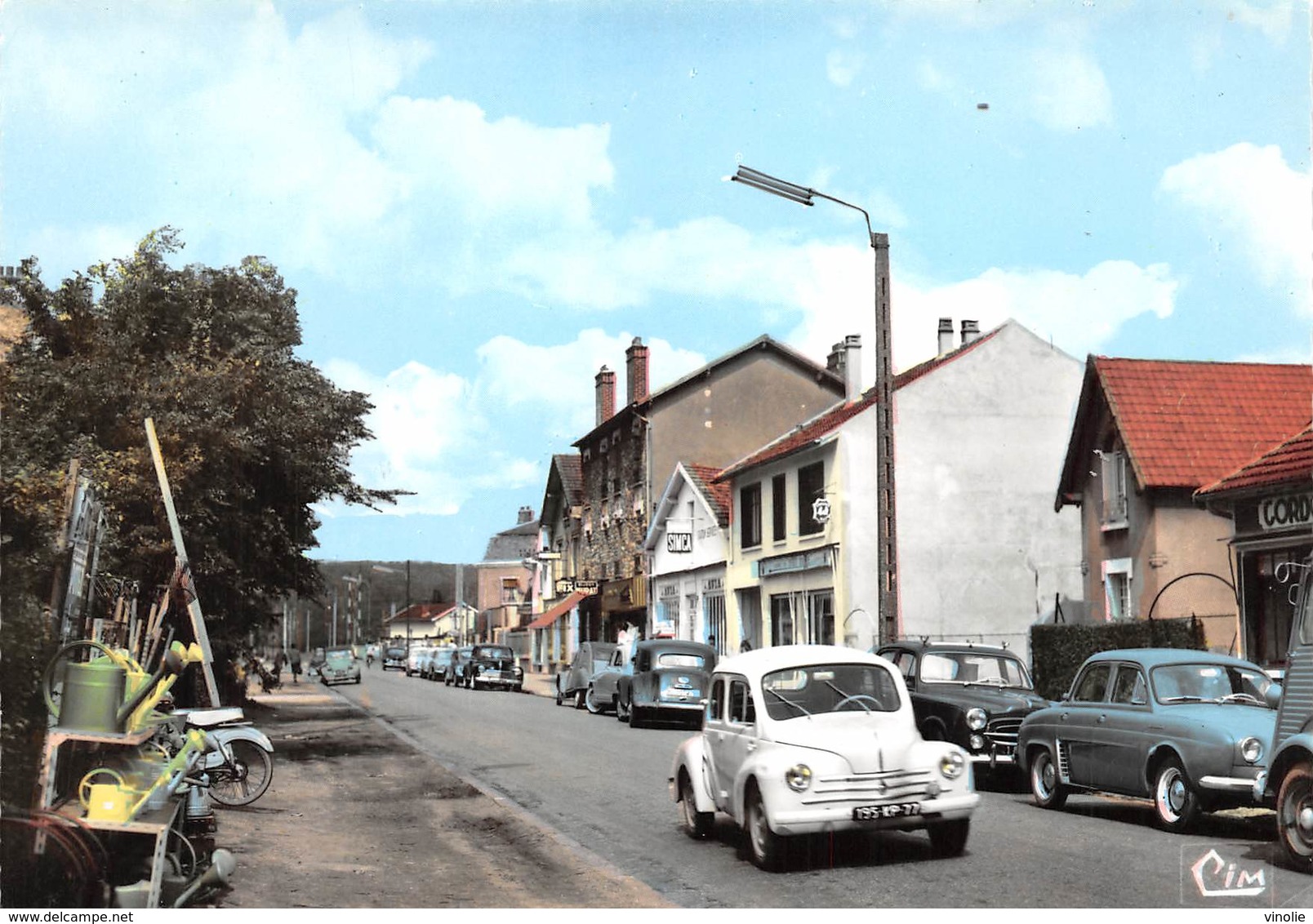 D-19-399 : PONTAULT-COMBAULT. 4 CV ET  DAUPHINE RENAULT - Pontault Combault