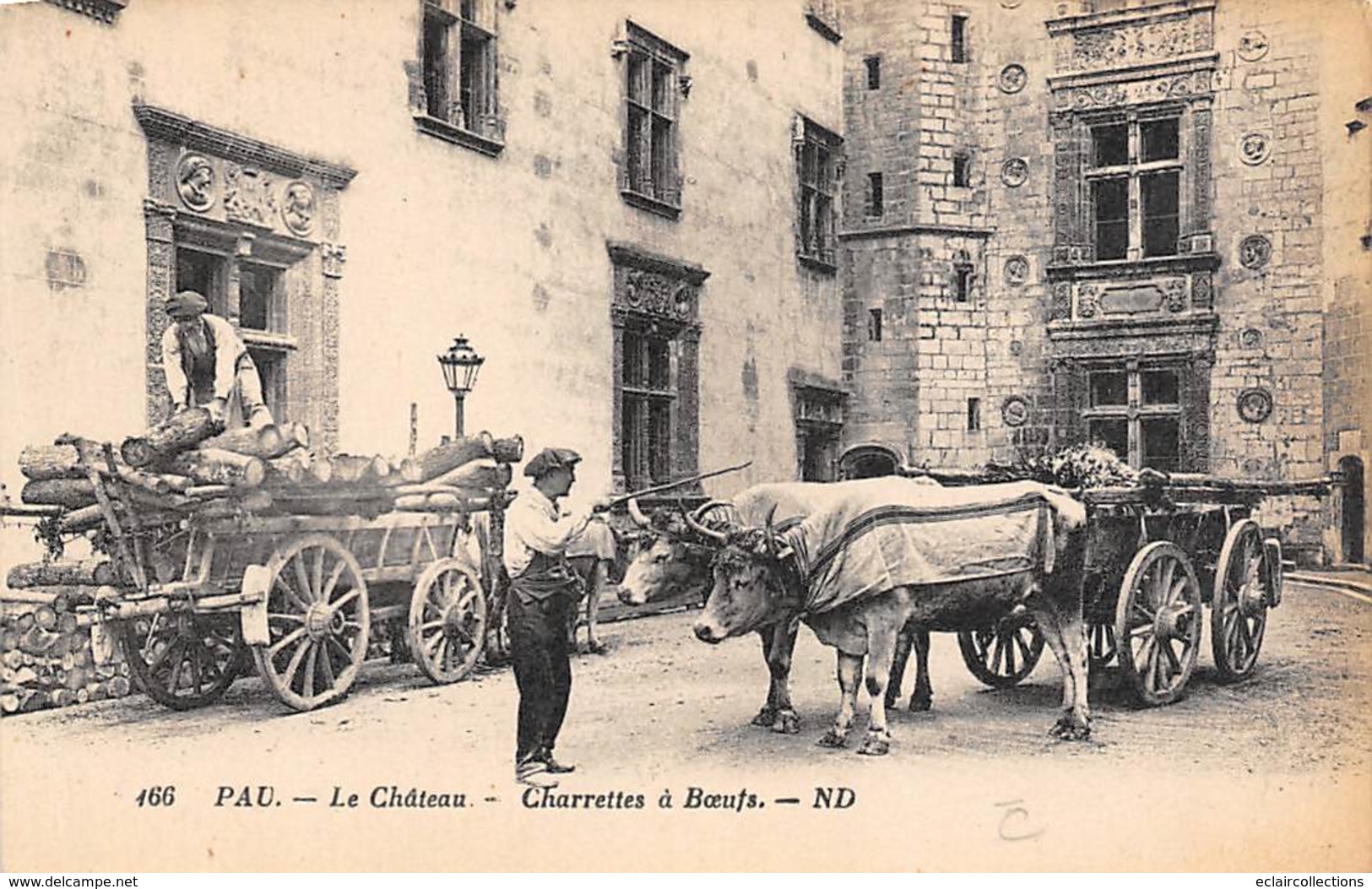 Pau       64          Le Château. Charrettes A Bœufs     (voir Scan) - Pau