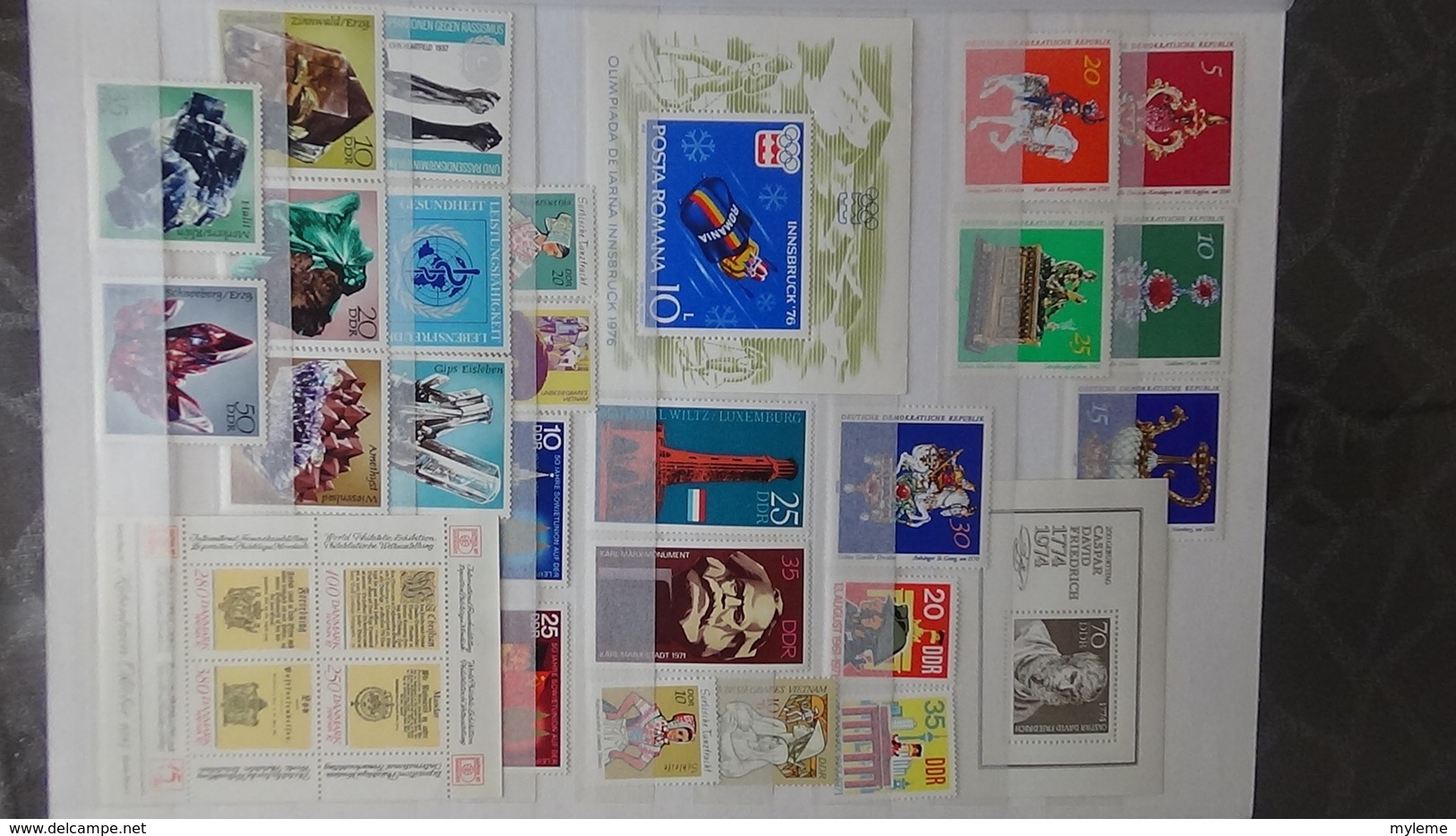 Gros Album (64 Photos) De Timbres Et 151 Blocs ** De Divers Pays Dont Quelques NON DENTELES. Côte Très Sympa - Collections (en Albums)