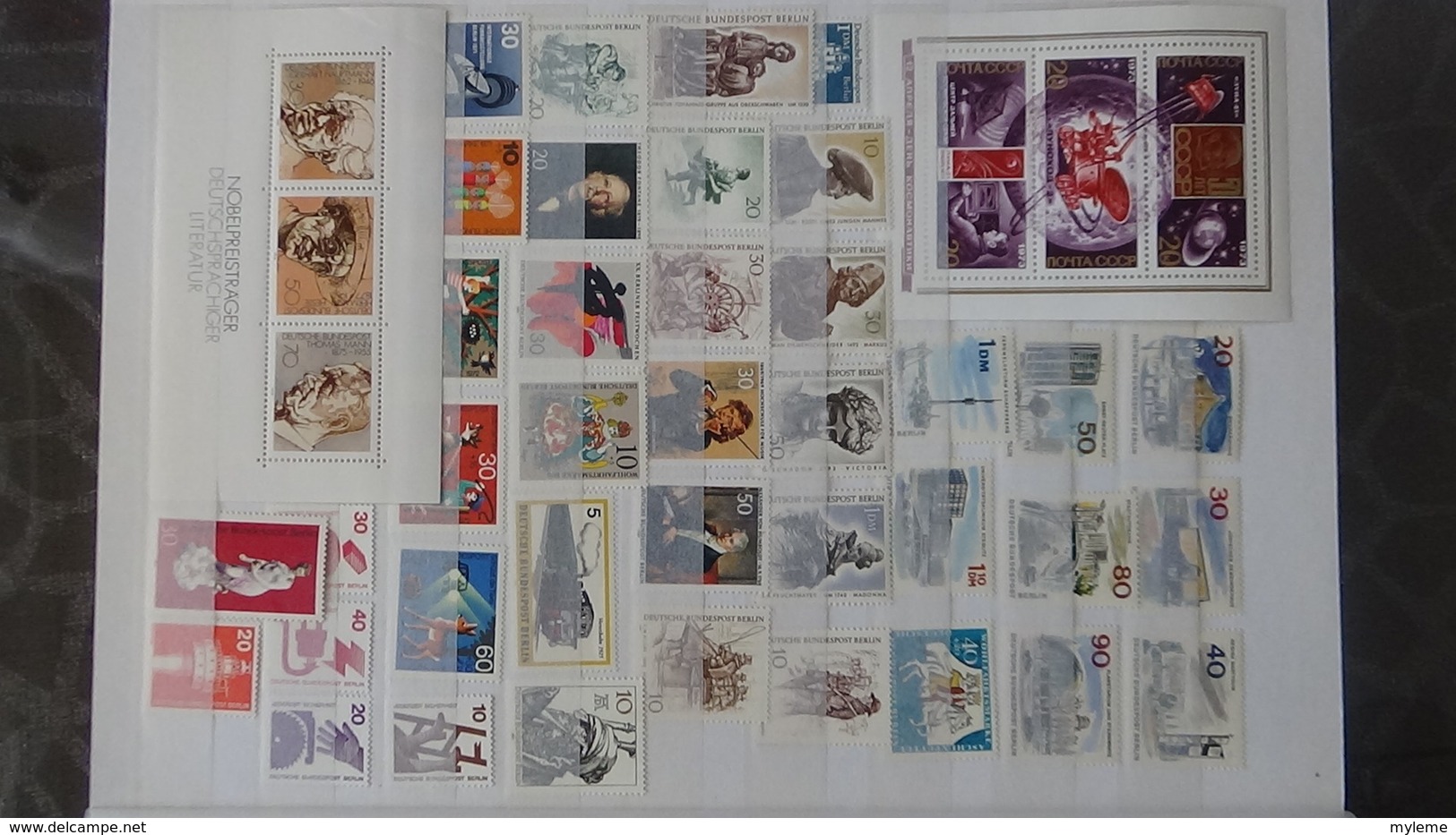 Gros album (64 photos) de timbres et 151 blocs ** de divers pays dont quelques NON DENTELES. Côte très sympa