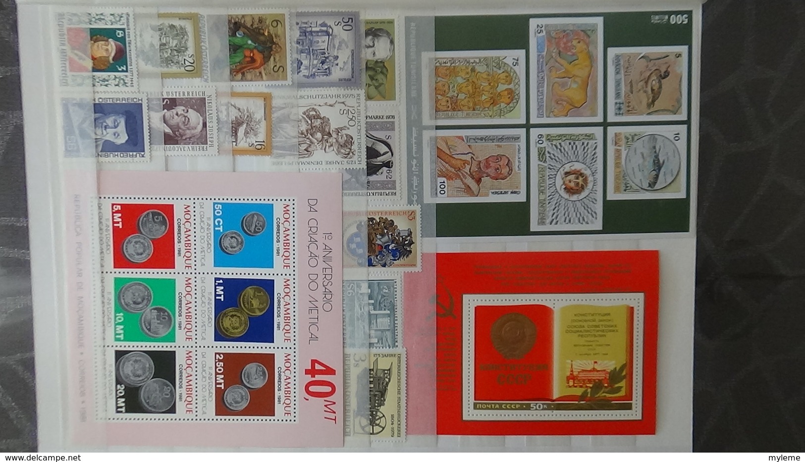 Gros album (60 photos) de timbres et 140 blocs ** de divers pays dont quelques NON DENTELES. Côte très sympa