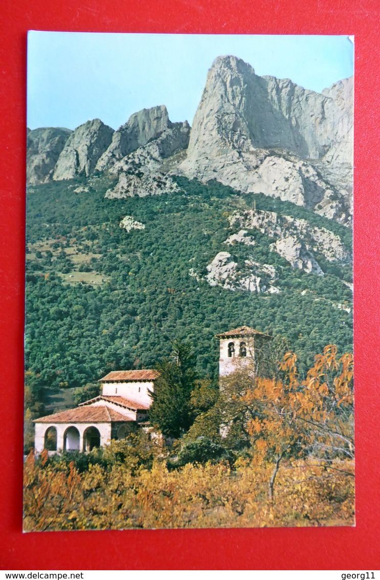 Santa María - Lebeña  - Kantabrien - Spanien - Kirche - Romanik - Kirchen U. Kathedralen