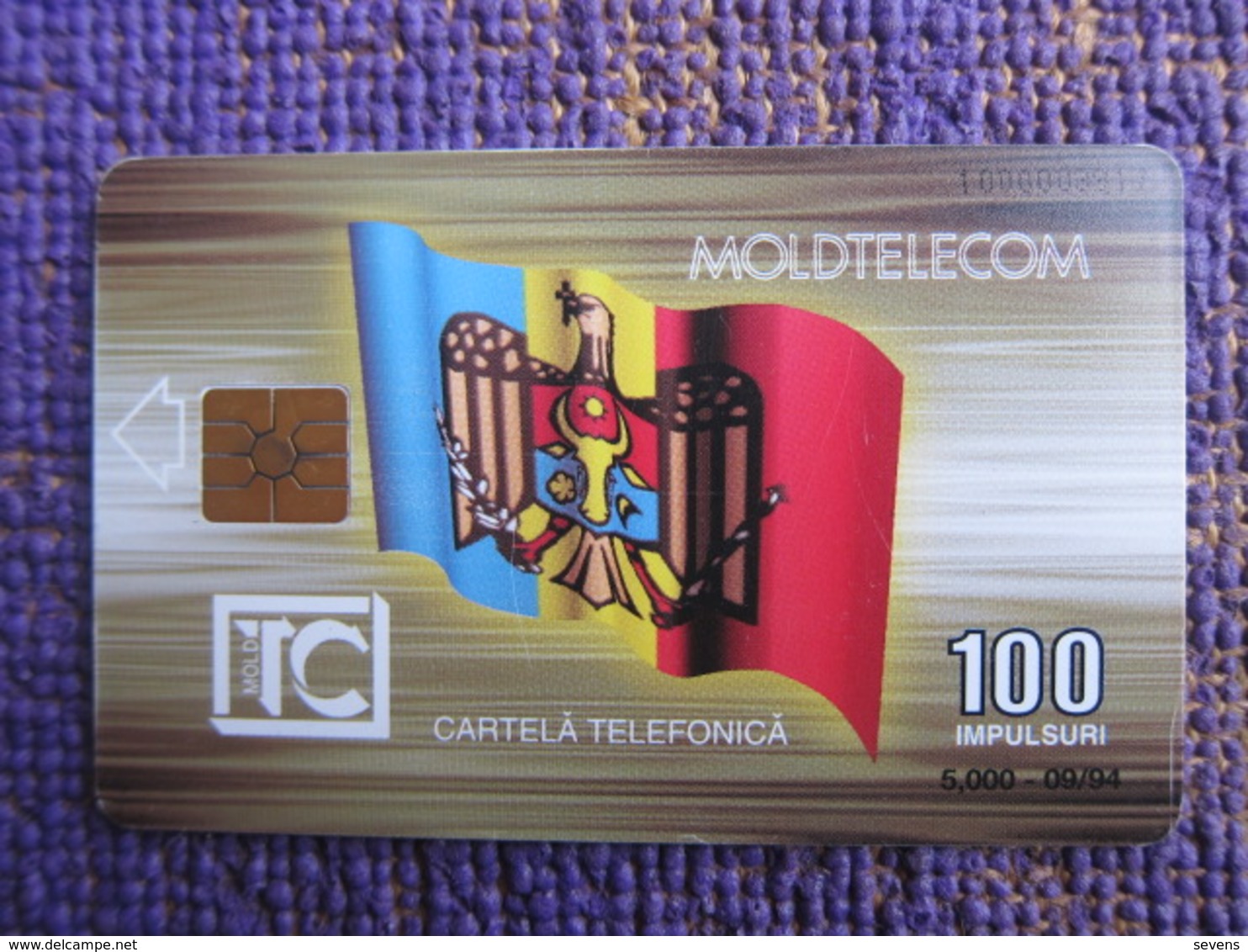 The First Issued Chip Phonecard,Flag And Arca Triumfala,used With Tiny Scratch - Moldawien (Moldau)