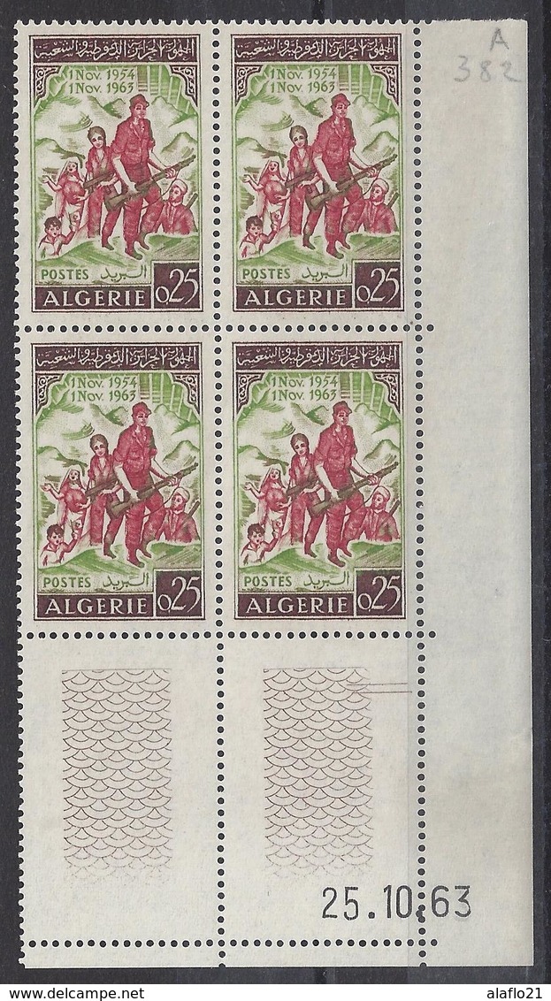 ALGERIE - N° 382 - REVOLUTION - Bloc De 4 COIN DATE - NEUF SANS CHARNIERE - Unused Stamps