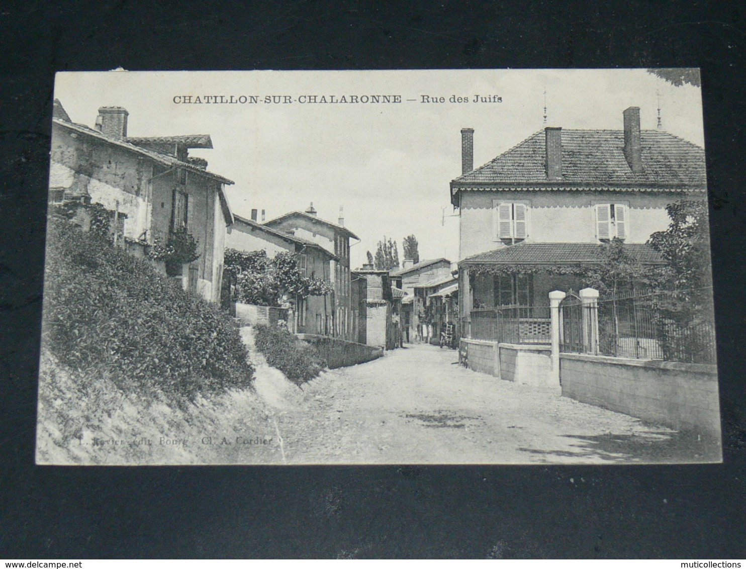 CHATILLON SUR CHALARONNE   1910    RUE JUIFS    / CIRC /  EDITION - Châtillon-sur-Chalaronne