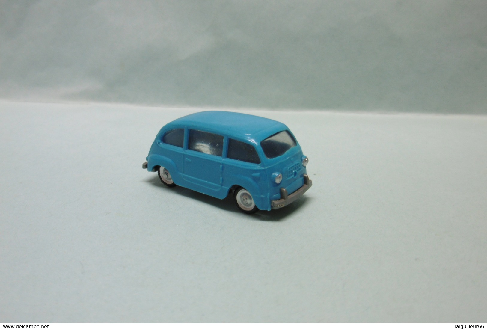 EKO - FIAT 600 MULTIPLA Bleu HO 1/87 - Road Vehicles