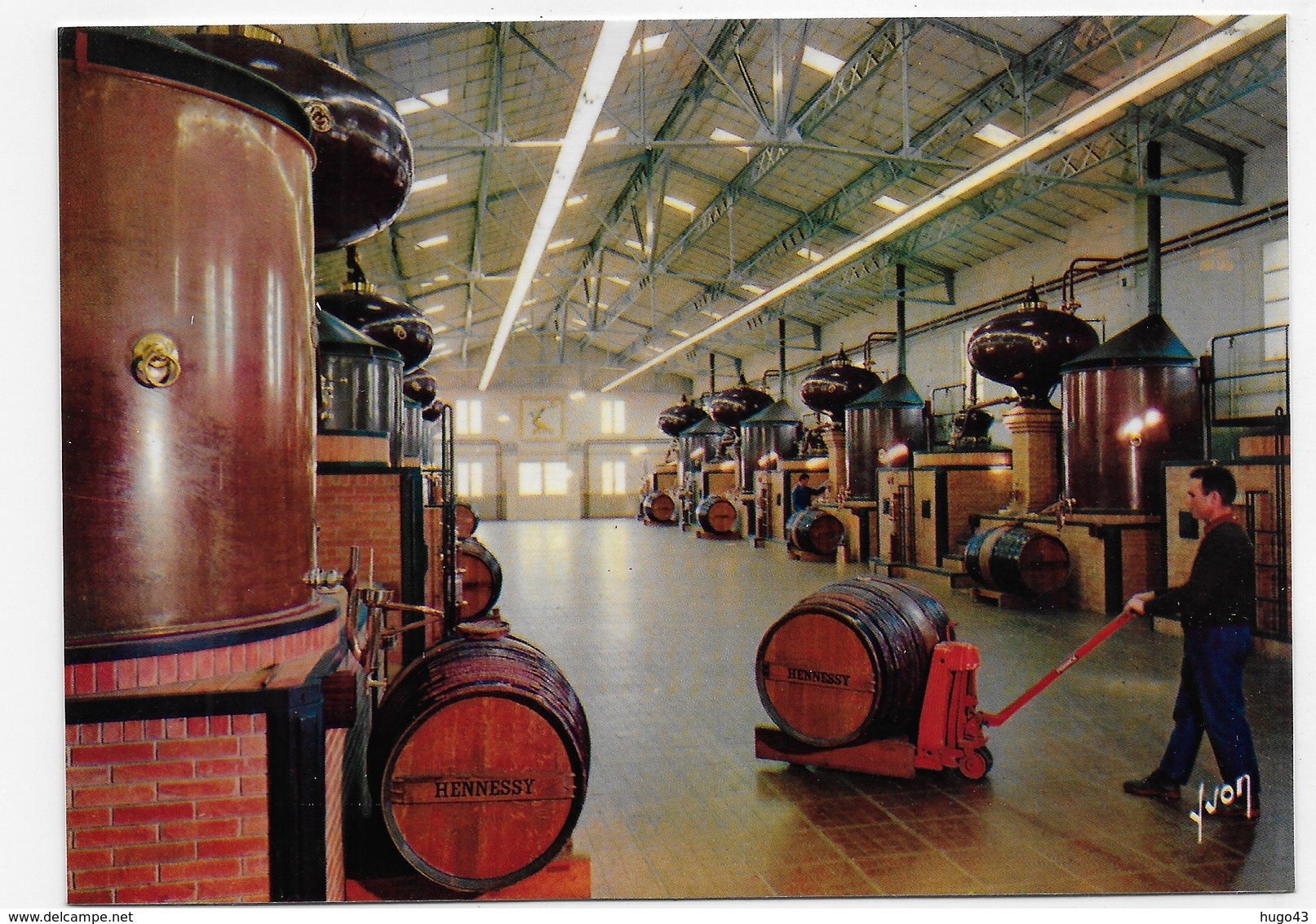 COGNAC - N° 3 -  COGNAC HENNESSY - DISTILLERIE MODERNE DU PEU - CPSM GF NON VOYAGEE - Cognac