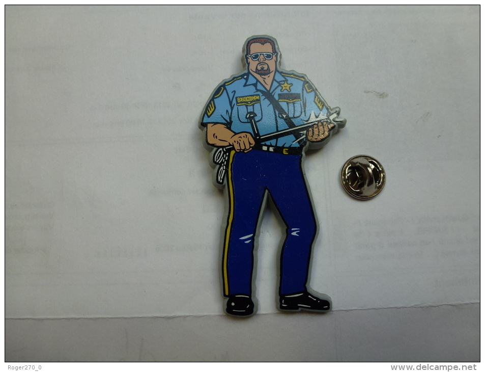 Pin Badge , Pin's En Plastique , Bossman , BD ,  Policier , Militaire - BD