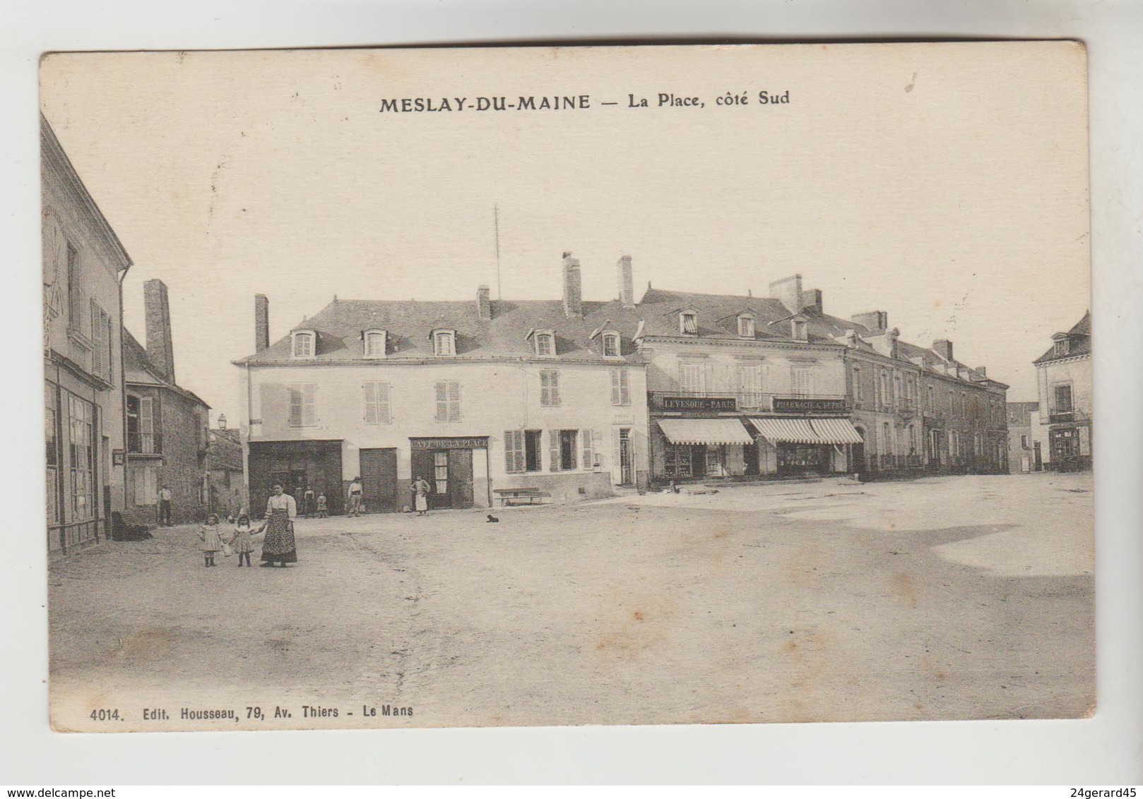 CPA MESLAY DU MAINE (Mayenne) - La Place Côté Sud - Meslay Du Maine