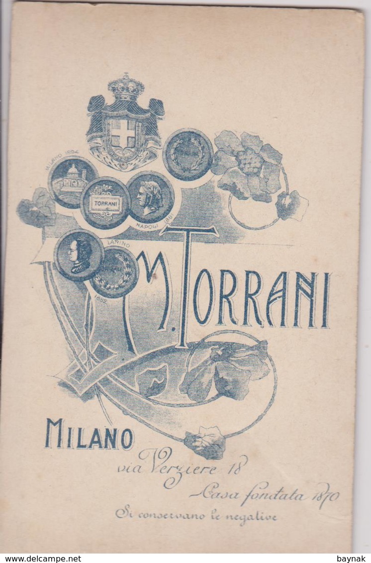 IT38  ~  CABINET  PHOTO,  CDV   ~  ITALIA, MILANO  ~   GIRL  ~  PHOTO    M. TORRANI  ~  10,5 Cm  X 6,5 Cm - Alte (vor 1900)