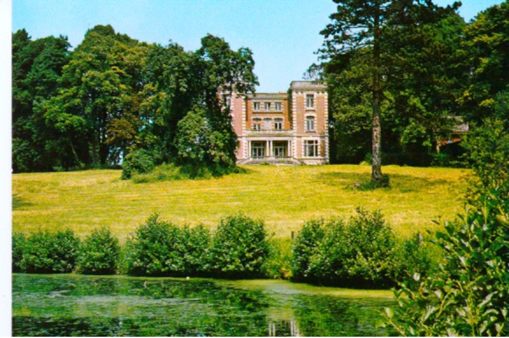 CHÂTEAU   DE  MECQUIGNIES - Bavay