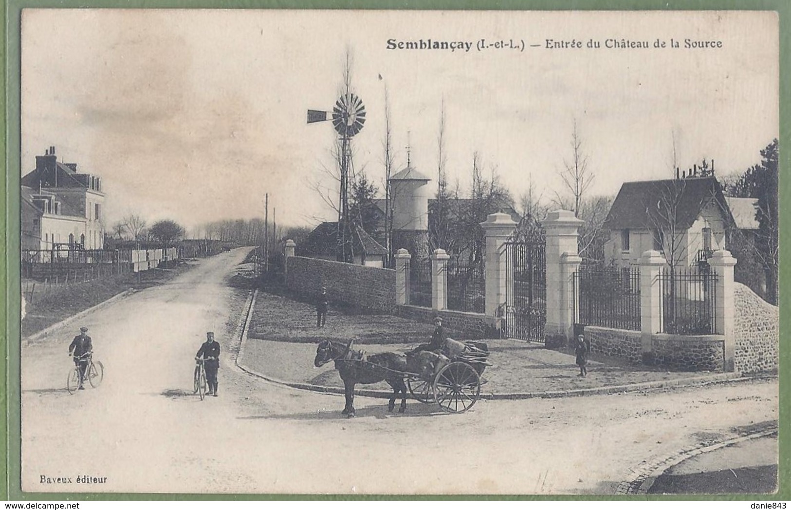 CPA - INDRE ET LOIRE - SEMBLANCAY - ENTRÉE DU CHATEAU DE LA SOURCE - Belle Animation, Attelage, Cyclistes - Bayeux - Semblançay