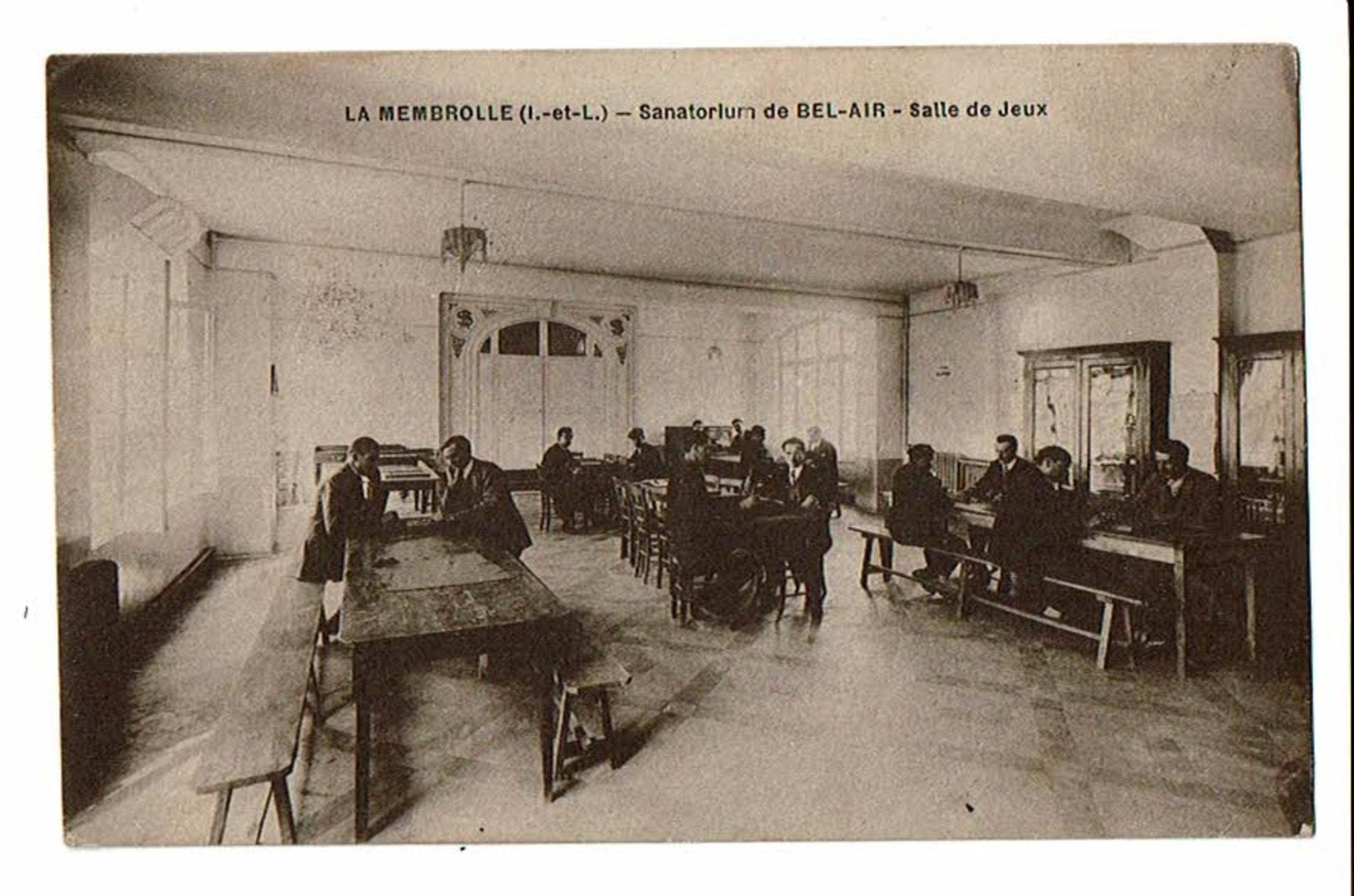37  CP  LA MEMBROLLE  Sanatorium De Bel Air, Salle De Jeux  4180 - Autres & Non Classés