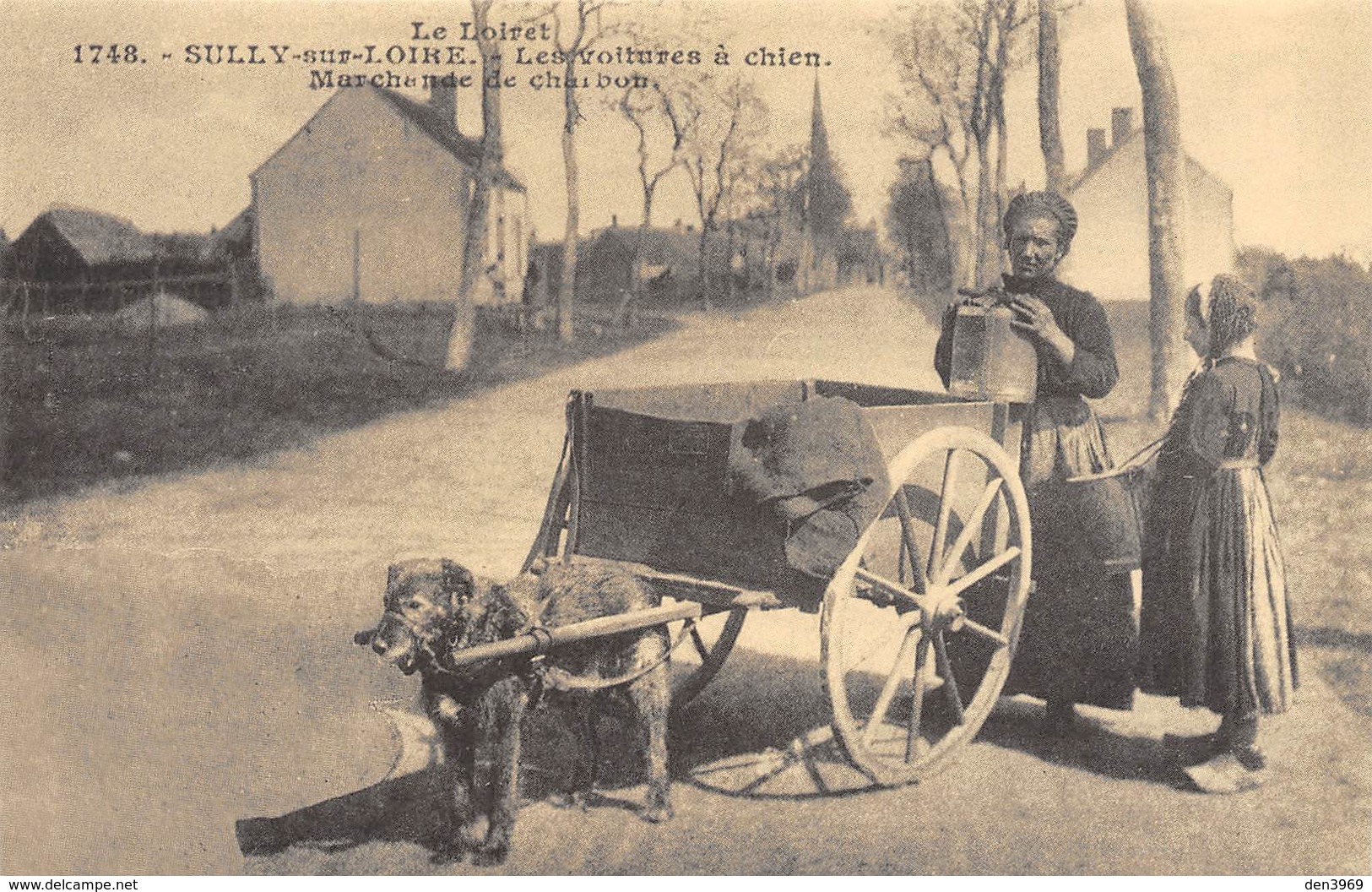 Sully-sur-Loire - Les Voitures à Chien - Marchande De Charbon - Cecodi N'1222 - Sully Sur Loire