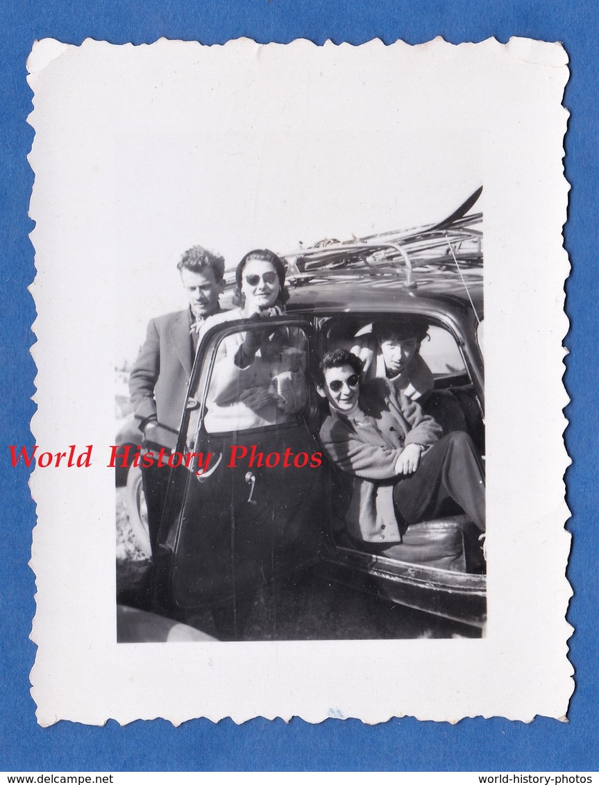 Photo Ancienne Snapshot - CHAMROUSSE - Beau Portrait De Garçon & Fille Dans Une Auto - 1953 - Citroen Traction ? Mode - Cars