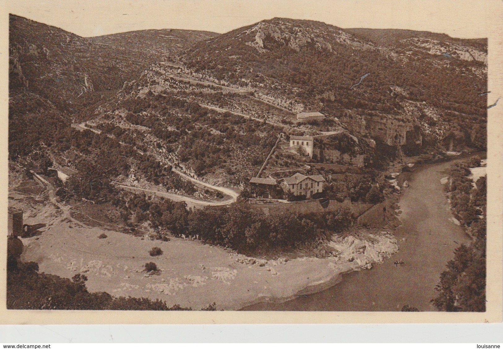 19 / 1 / 147  -  UZÈS  ( 30 )  GORGES  DU  GARDON  -  LA  BEAUME Dos  - Divisé  Simple   Circulé  -  Oui  Non     Année - Uzès