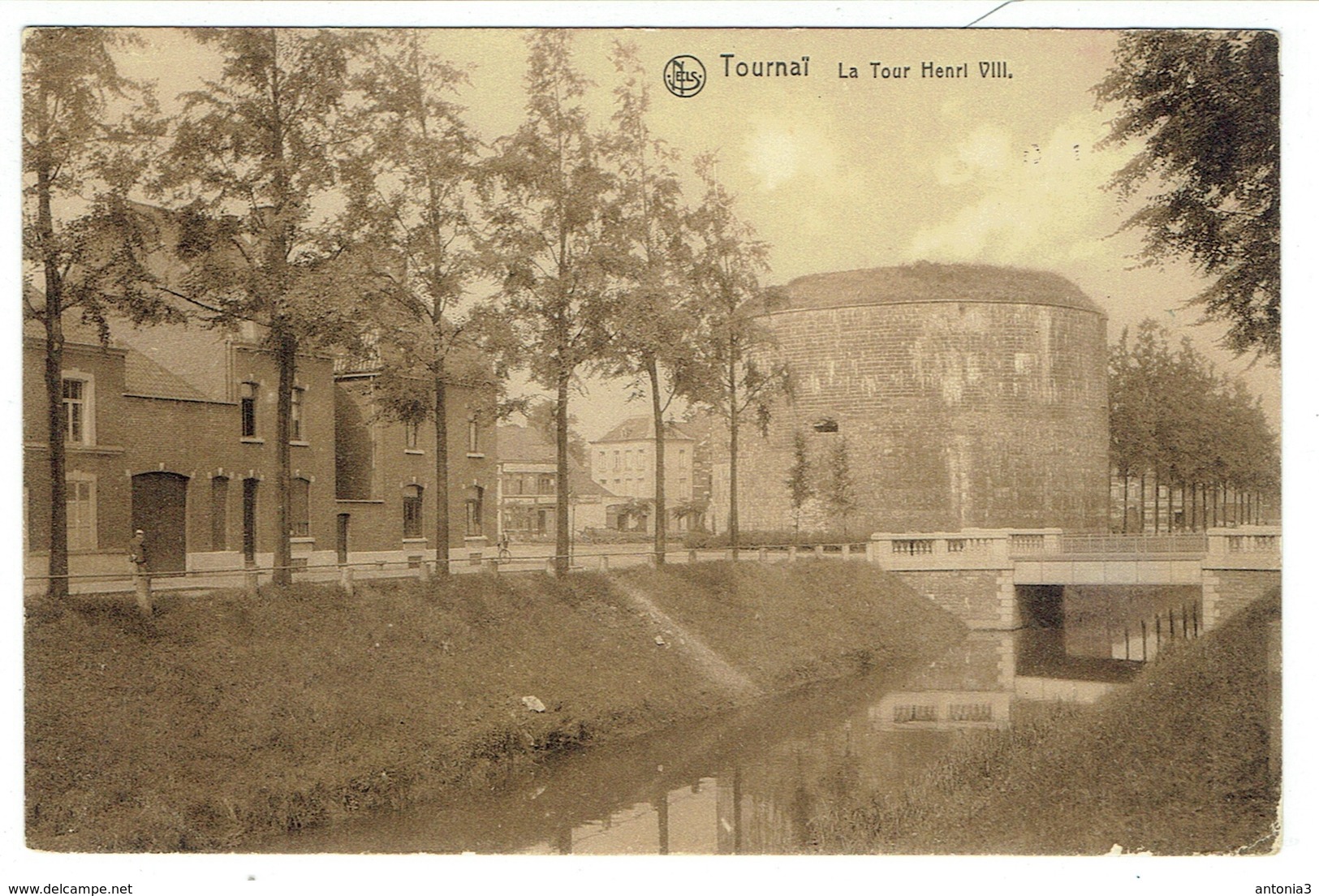 Tournai. La Tour Henri VIII. **** - Tournai