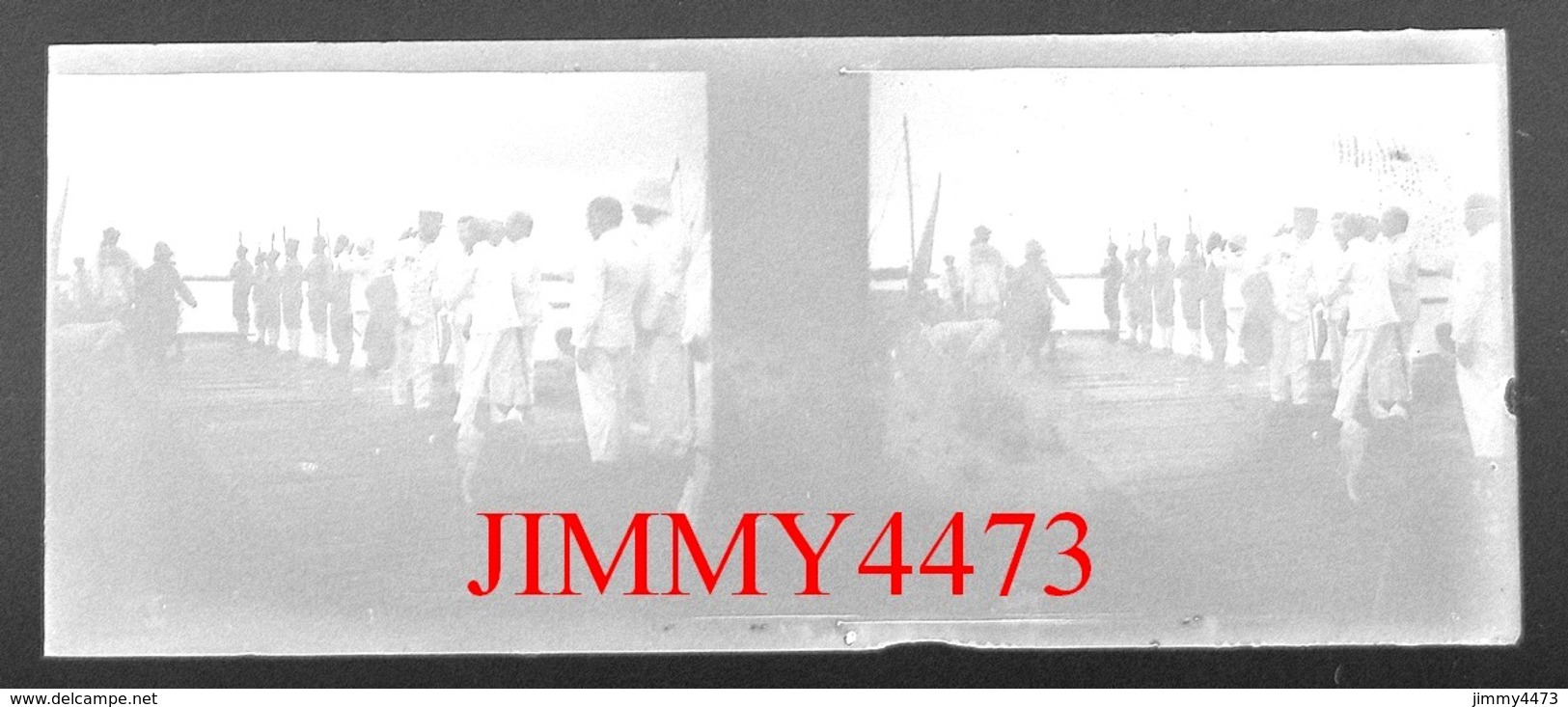 Plaque Photo De Verre Stéréo - Groupe De Soldats Coloniaux En Afrique, à Identifier - Taille 107 X 43 Mlls - Glasdias