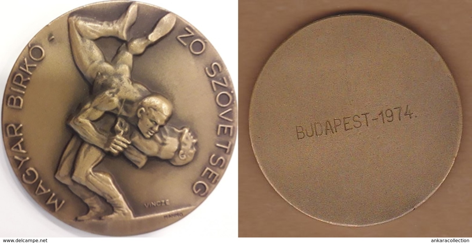 AC - 1974 BIRKO WRESTLING  BUDAPEST HUNGARY BRONZE MEDAL MEDALLION - Habillement, Souvenirs & Autres