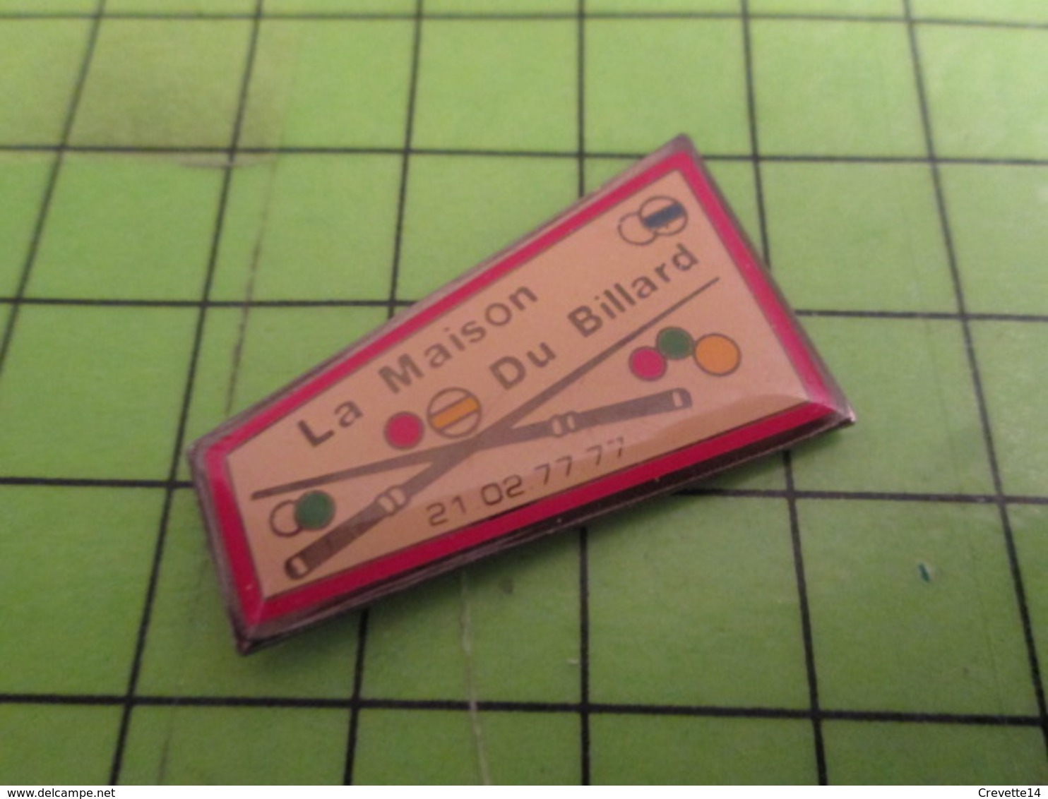 718c Pins Pin's / Rare & Belle Qualité THEME SPORTS / LA MAISON DU BILLARD BELLES QUEUES ET GROSSES BOULES - Billiards