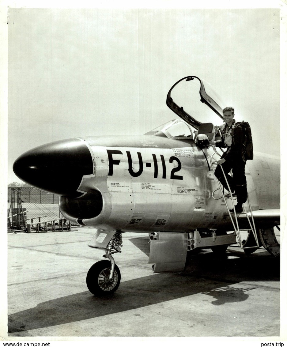 NORTH AMERICAN    SABRE  F86       +-  26 * 20 CM - Aviación
