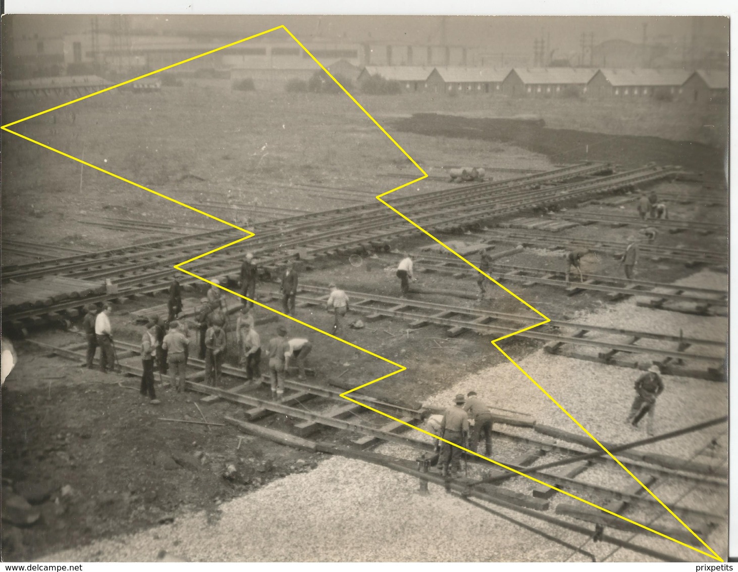 ° PHOTO   ° HAYANGE  OU ENVIRON ° CONTRUCTION  Ligne Se Chemin De Fer  ° USINE ° SIDERUGIE °°  N°  Ph 9 ° - Andere & Zonder Classificatie