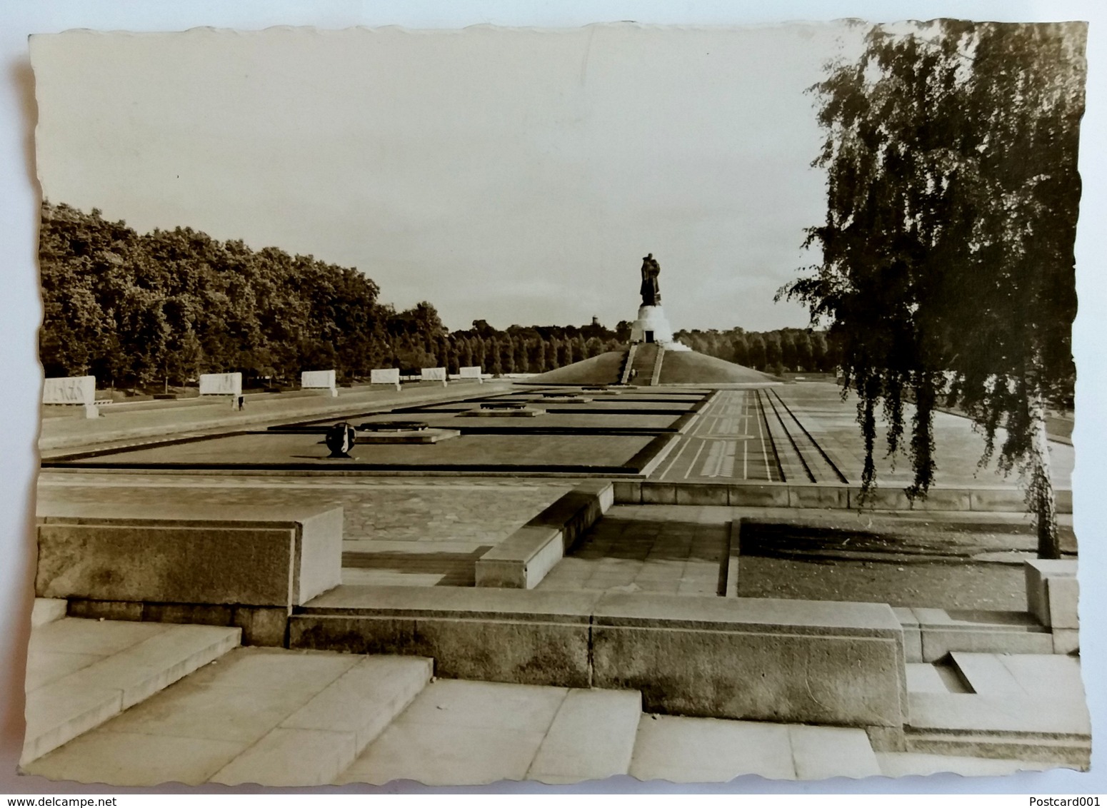 #496  Soviet War Memorial In Treptower Park - BERLIN, GERMANY - Postcard - Treptow