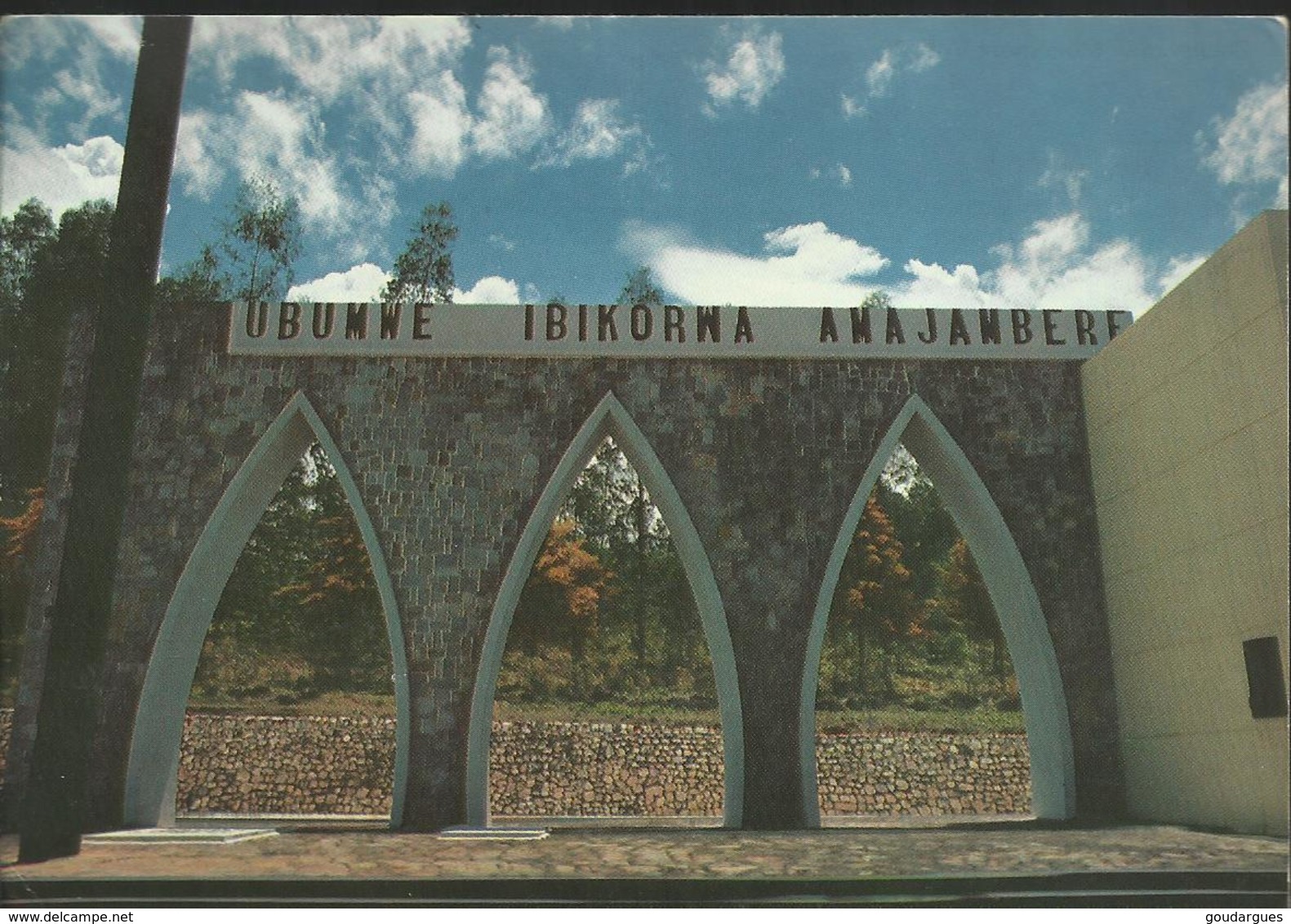 Bujumbura - Monument Vugizo - Burundi