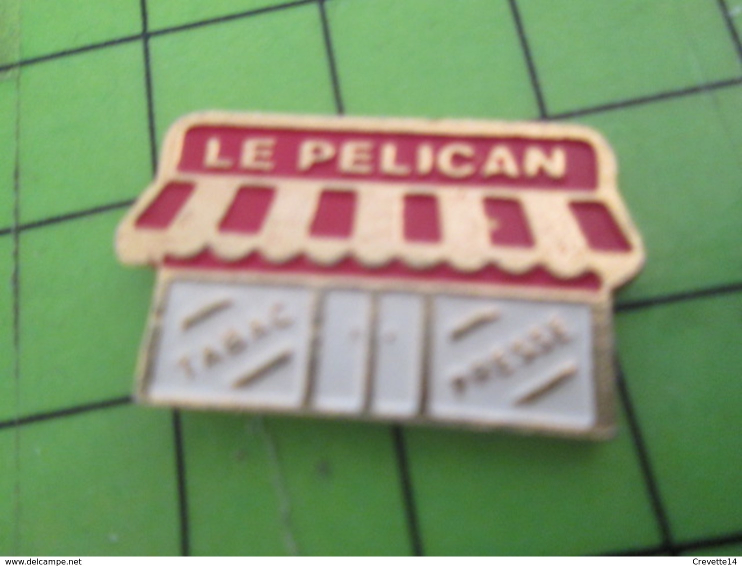 1012c Pins Pin's / Rare & Belle Qualité THEME : MARQUES / BAR TABAC PRESSE LE PELICAN - Marques