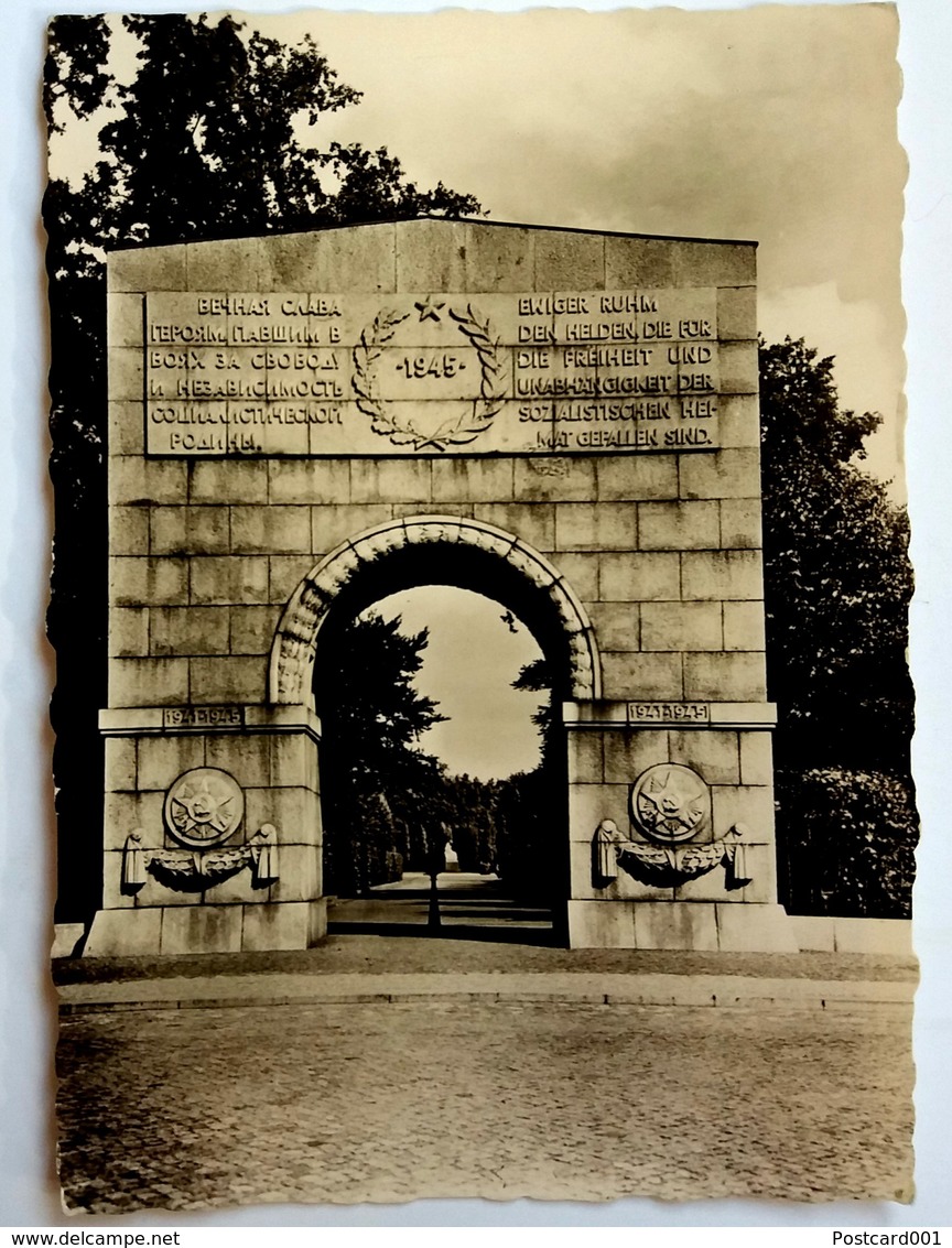 #497  Soviet War Memorial In Treptower Park - BERLIN, GERMANY - Postcard - Treptow