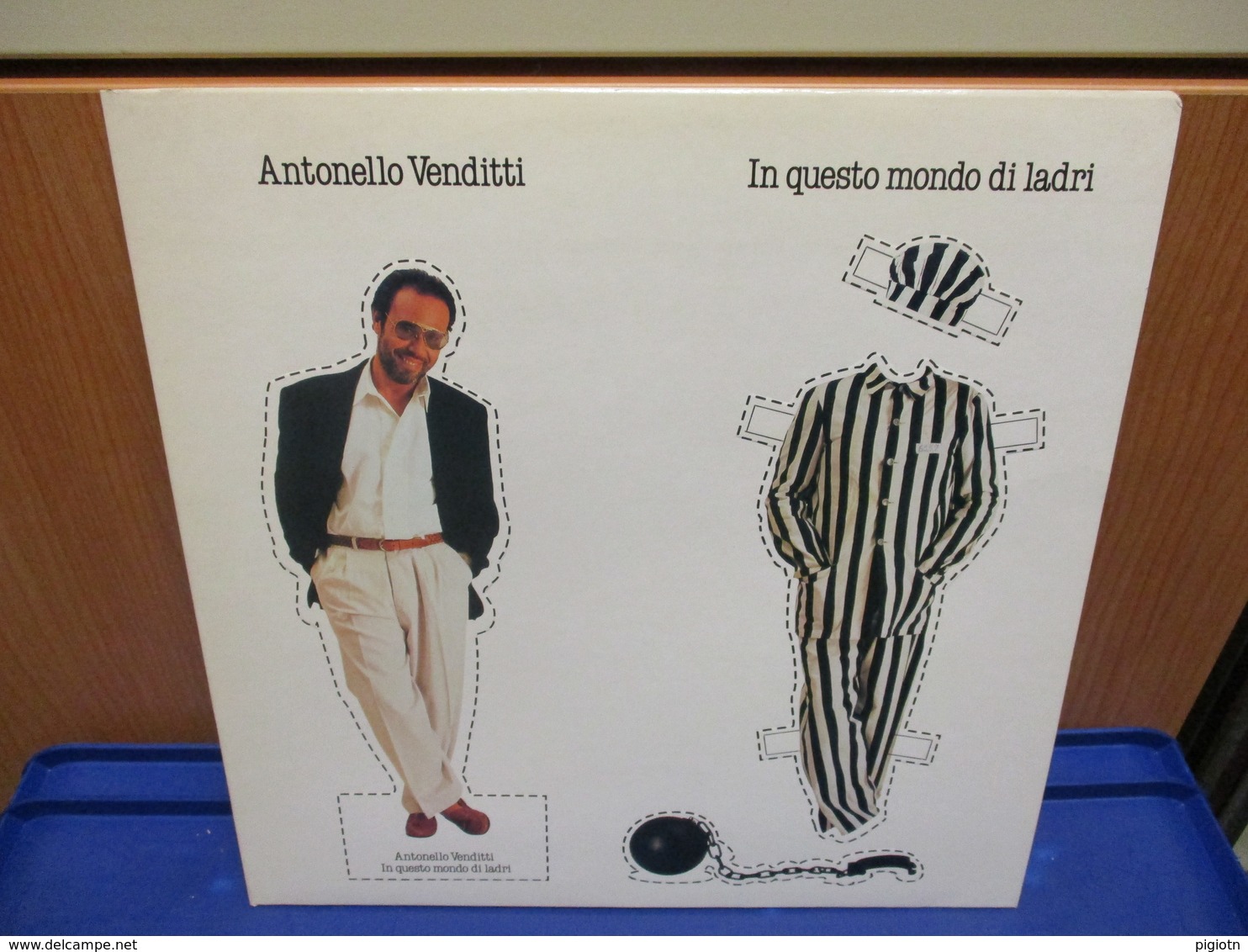 LP335- ANTONELLO VENDITTI - IN QUESTO MONDO DI LADRI - Compilations