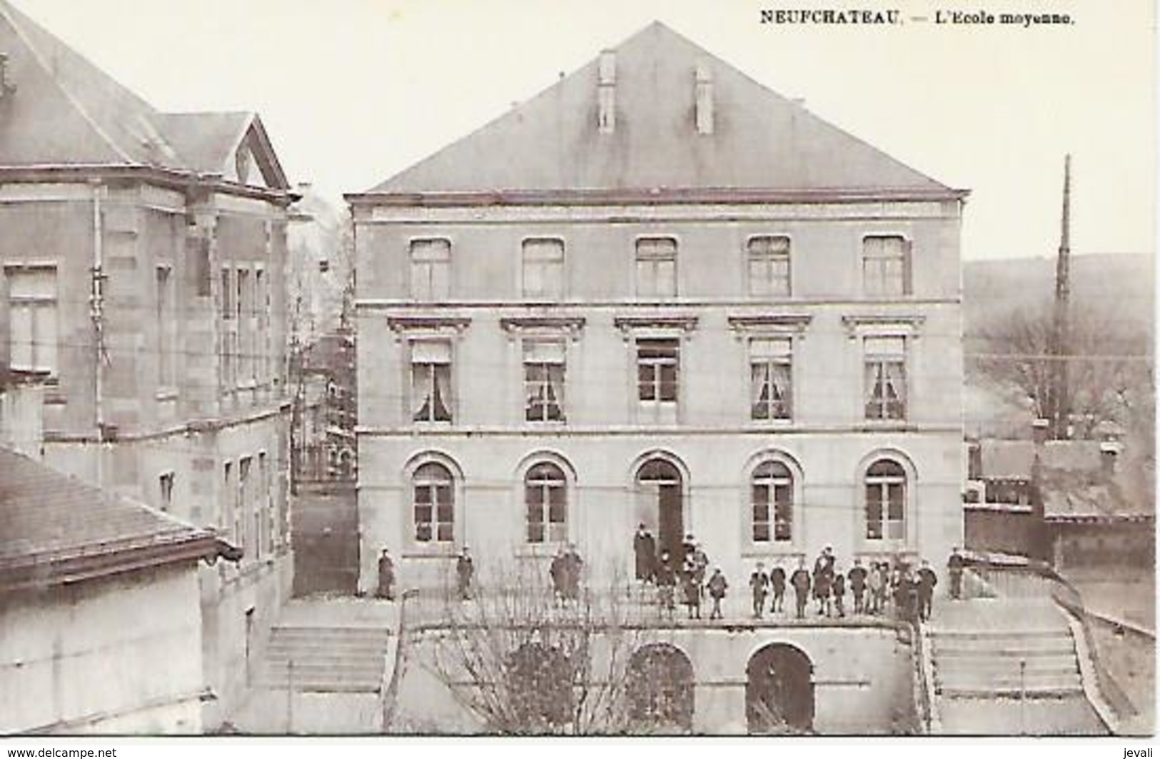 CPA / PK / AK  - NEUFCHATEAU   L'école Moyenne - Neufchâteau