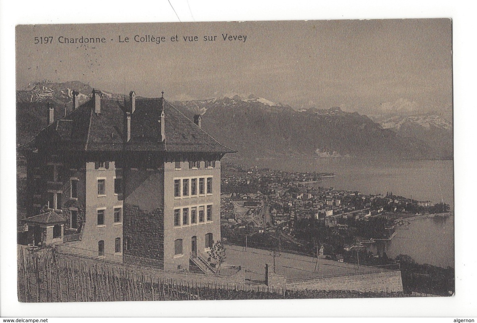 21319 - Chardonne Le Collège Et Vue Sur Vevey - Chardonne